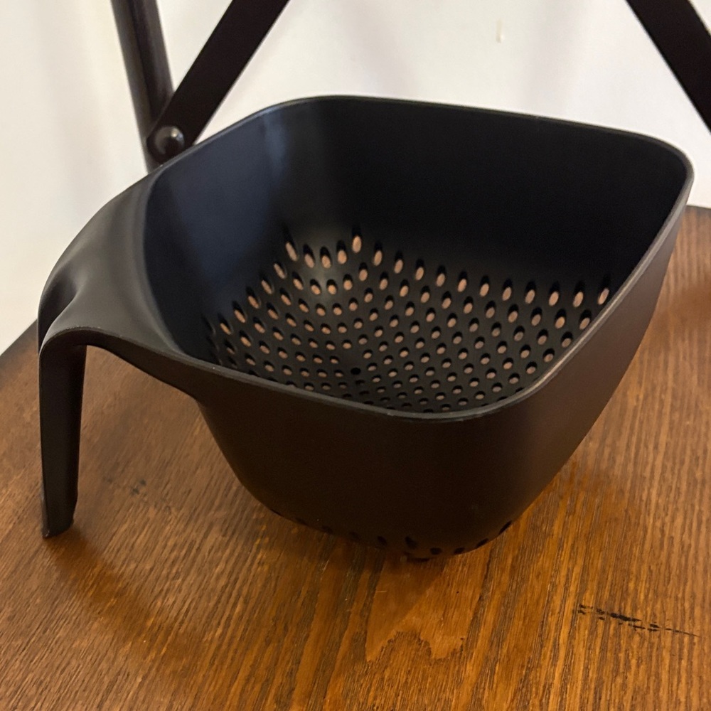 Joseph Joseph Black Square Colander
